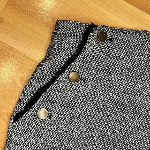 Bishop + Young Black Tweed Frayed Hem Button Skirt M - Picture 2 of 7